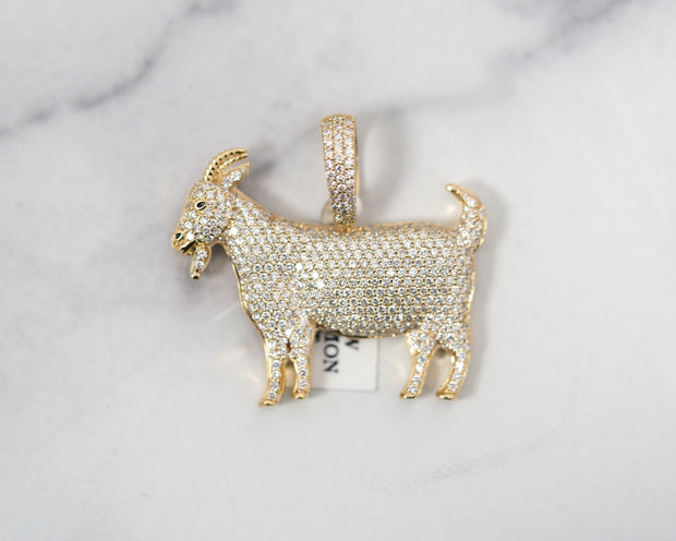 2.97 CT Round Diamond Goat With Outline 1.25 in 14k Yellow Gold